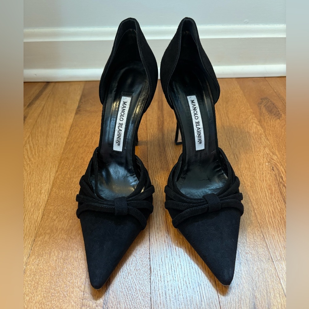 Manolo Blahnik Black Suede Pointed-Toe Heels